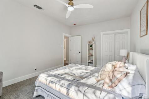 1119 W Huisache San Antonio TX 78201