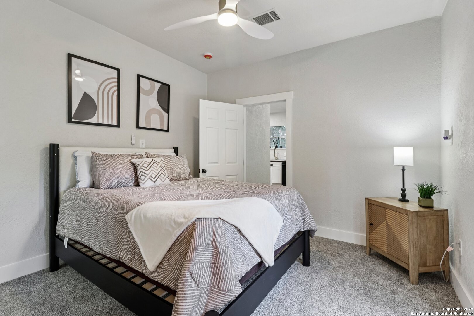 1119 W Huisache San Antonio TX 78201