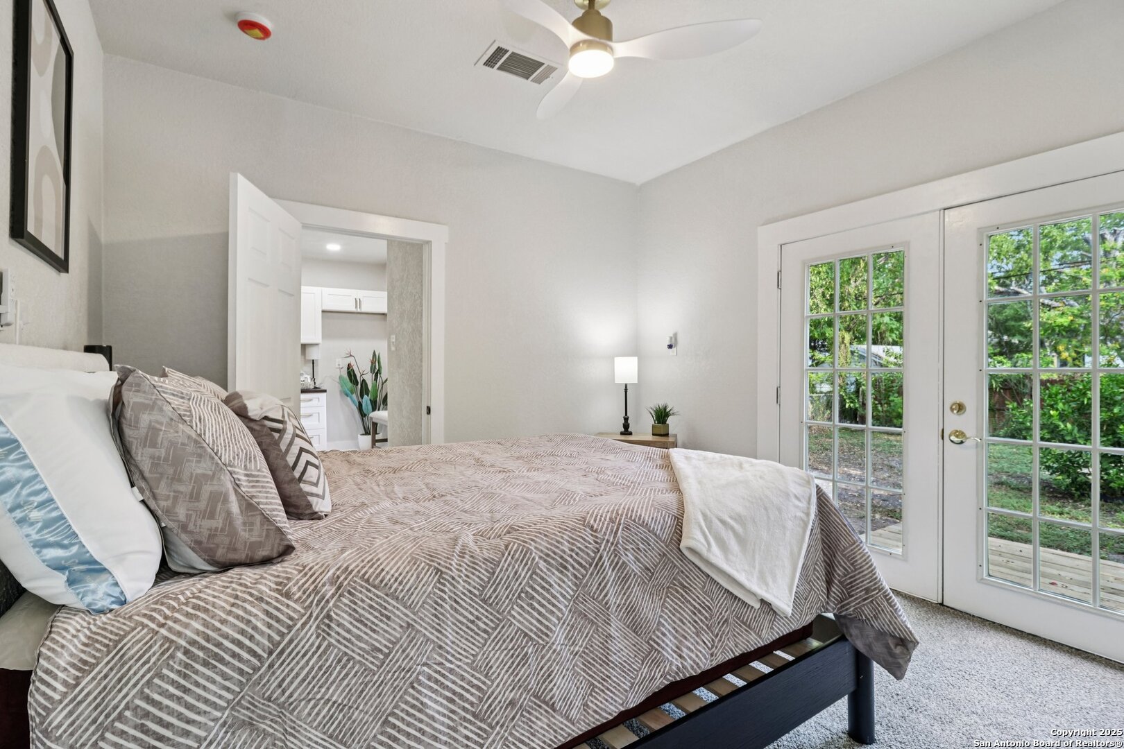 1119 W Huisache San Antonio TX 78201