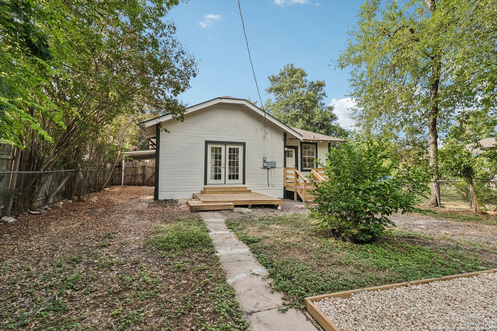 1119 W Huisache San Antonio TX 78201