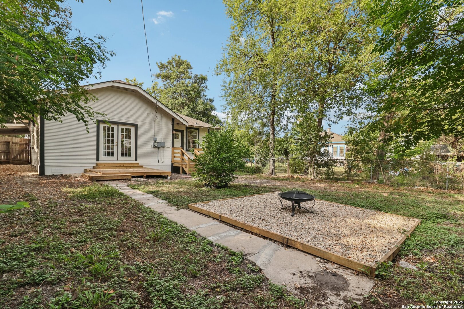 1119 W Huisache San Antonio TX 78201