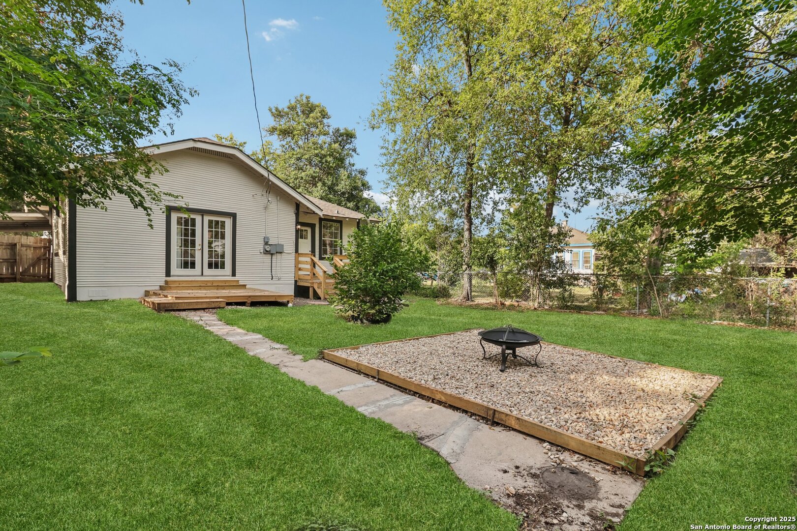1119 W Huisache San Antonio TX 78201
