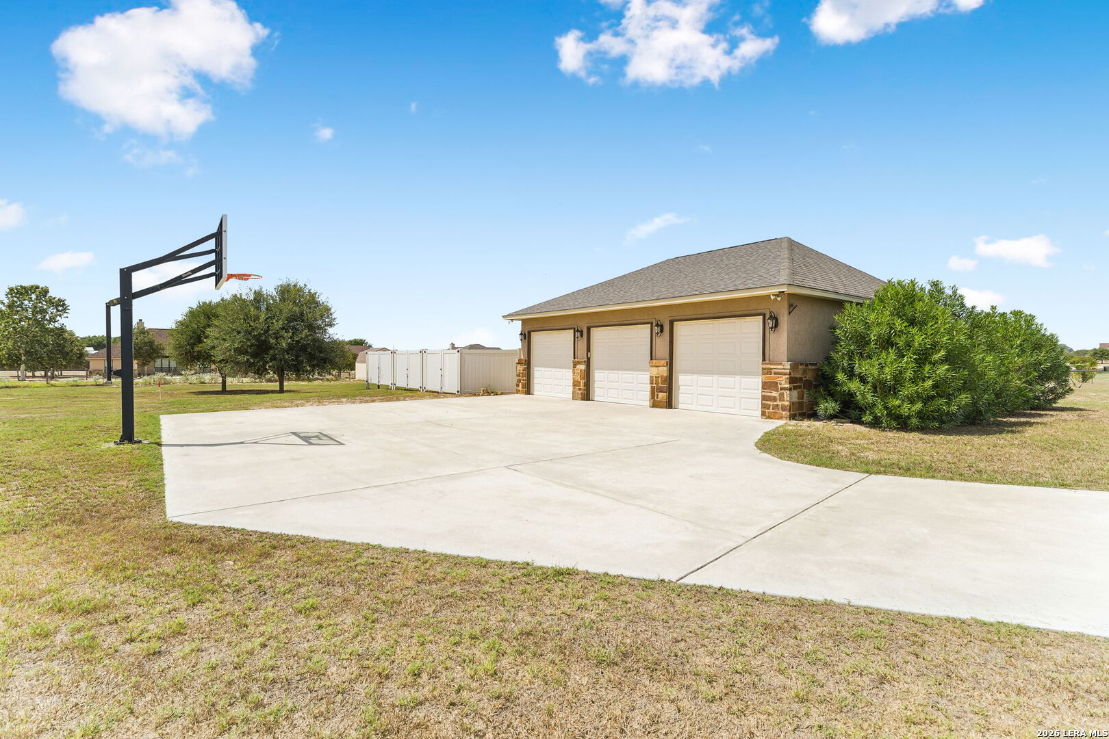 121 Abrego Mount Drive Floresville TX 78114