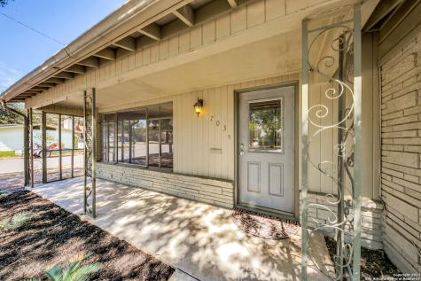 703 E Nottingham Drive San Antonio TX 78209