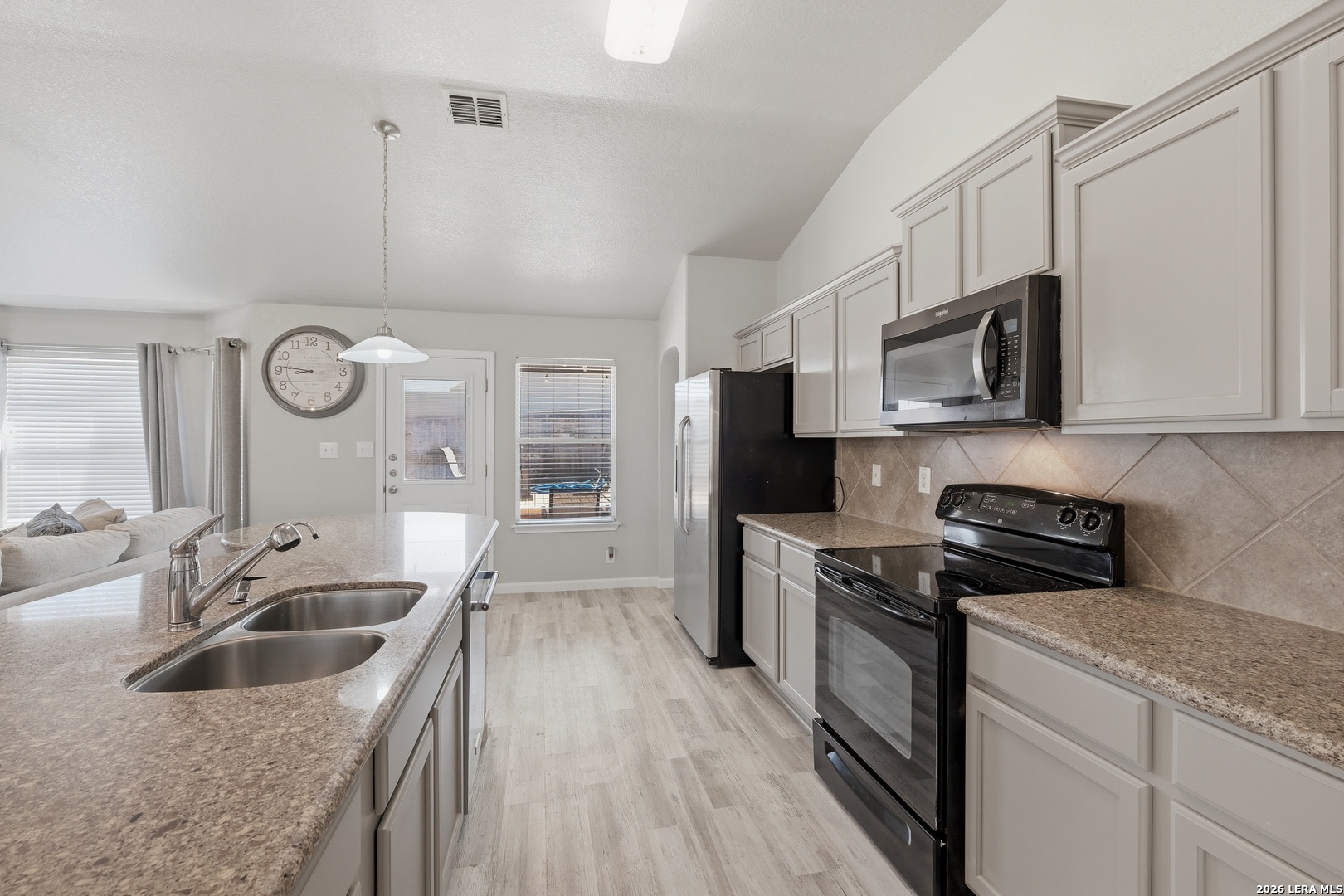 100 Farmview Cibolo TX 78108