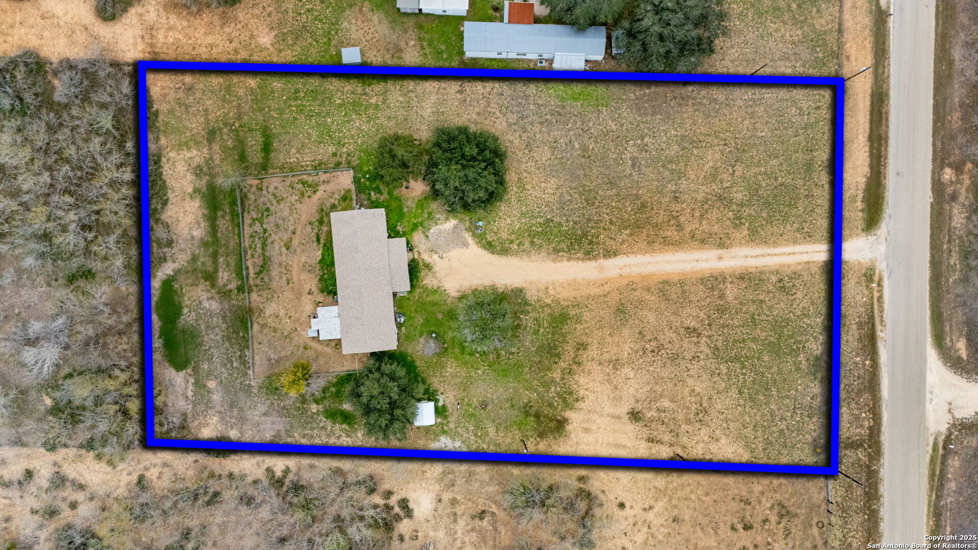 300 County Road 307 Floresville TX 78114