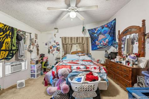 300 County Road 307 Floresville TX 78114