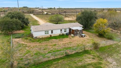 300 County Road 307 Floresville TX 78114