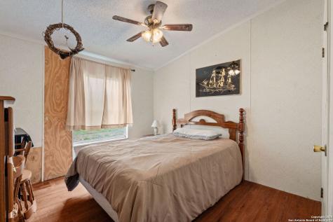 300 County Road 307 Floresville TX 78114