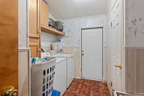 300 County Road 307 Floresville TX 78114