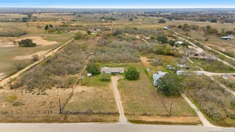 300 County Road 307 Floresville TX 78114