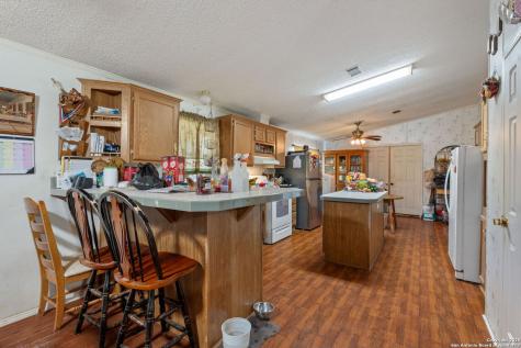 300 County Road 307 Floresville TX 78114