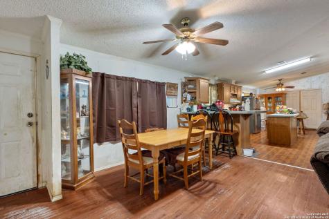 300 County Road 307 Floresville TX 78114