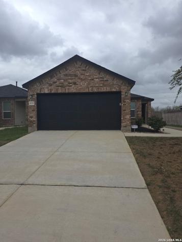 5031 Kayak Cove Elmendorf TX 78112