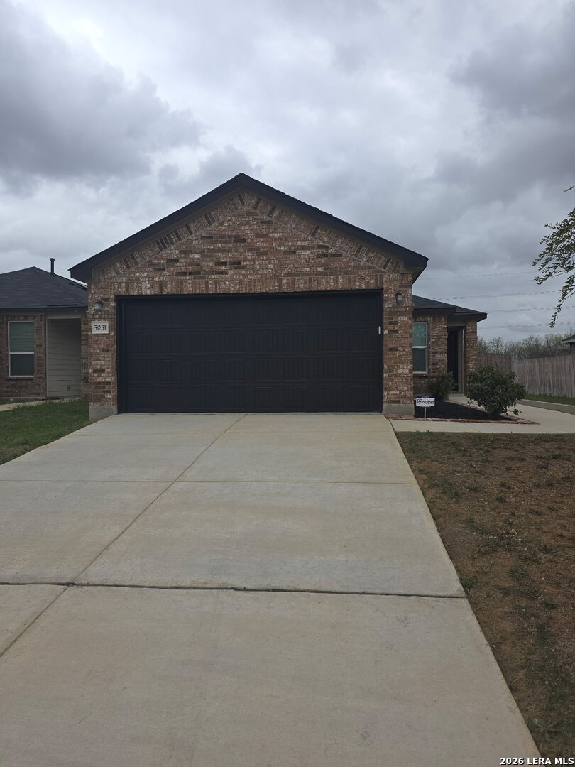 5031 Kayak Cove Elmendorf TX 78112