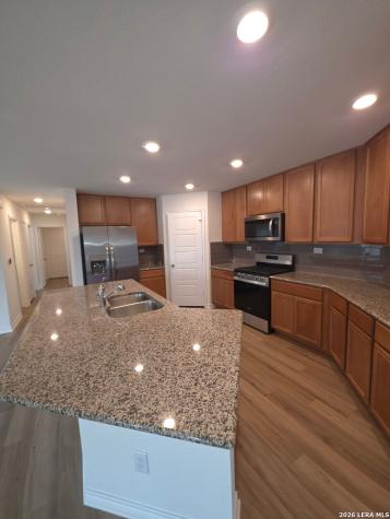 5031 Kayak Cove Elmendorf TX 78112