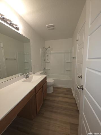 5031 Kayak Cove Elmendorf TX 78112
