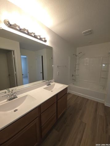 5031 Kayak Cove Elmendorf TX 78112