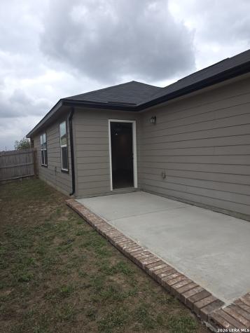 5031 Kayak Cove Elmendorf TX 78112