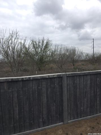 5031 Kayak Cove Elmendorf TX 78112