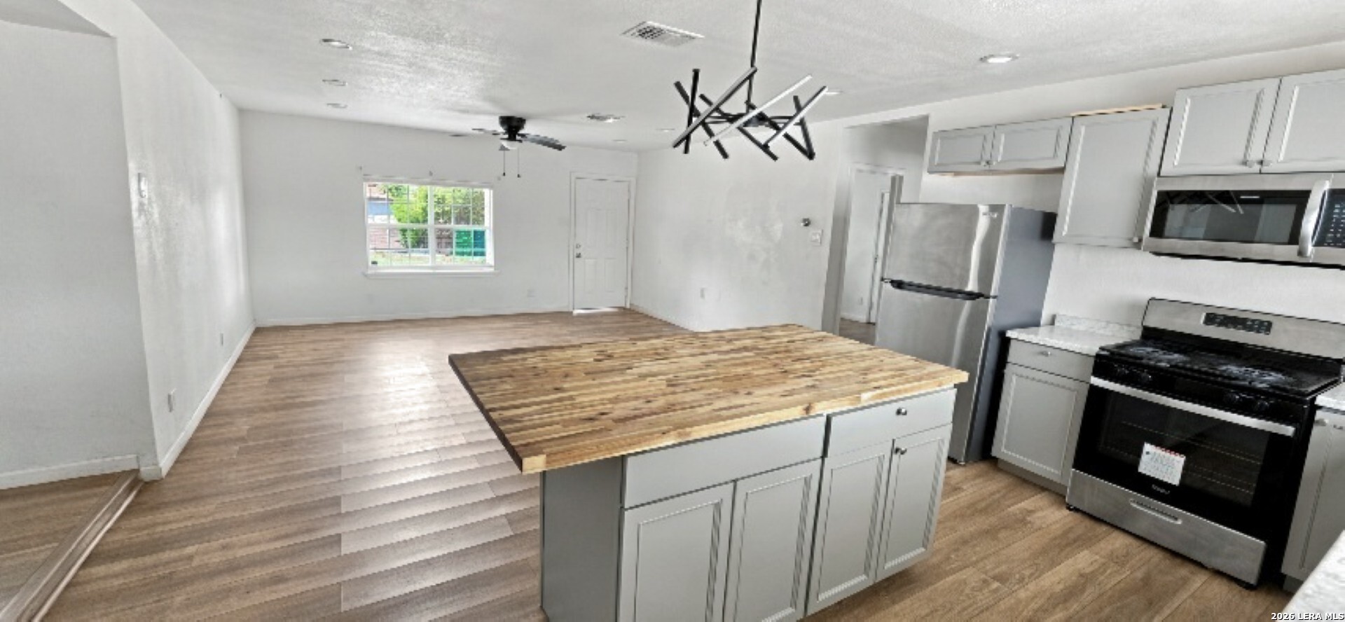 645 W Broadview Drive San Antonio TX 78228