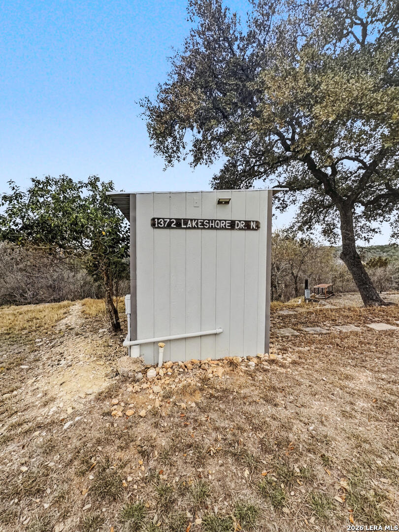 1372 N Lakeshore Bandera TX 78003