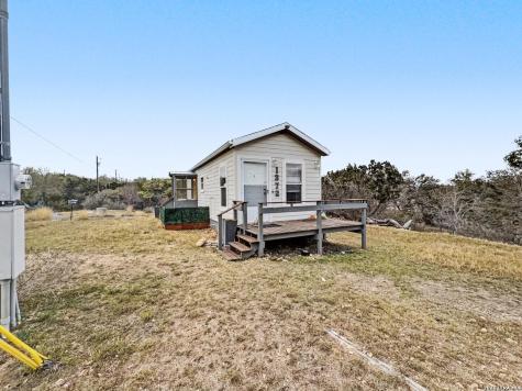 1372 N Lakeshore Bandera TX 78003