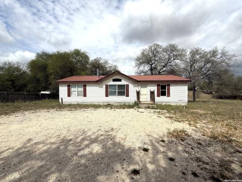 22819 Grand Spring Elmendorf TX 78112