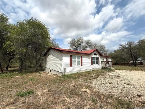 22819 Grand Spring Elmendorf TX 78112