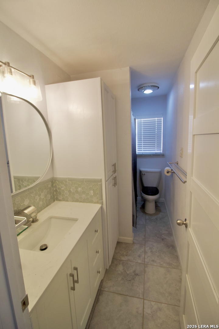 1203 Yosemite Beeville TX 78102