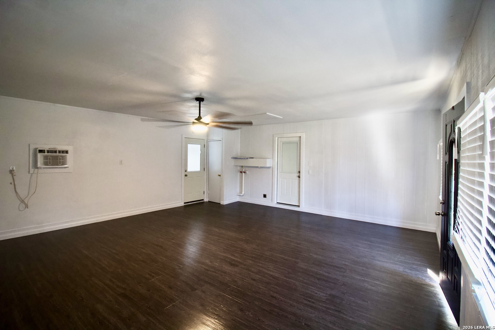 1203 Yosemite Beeville TX 78102