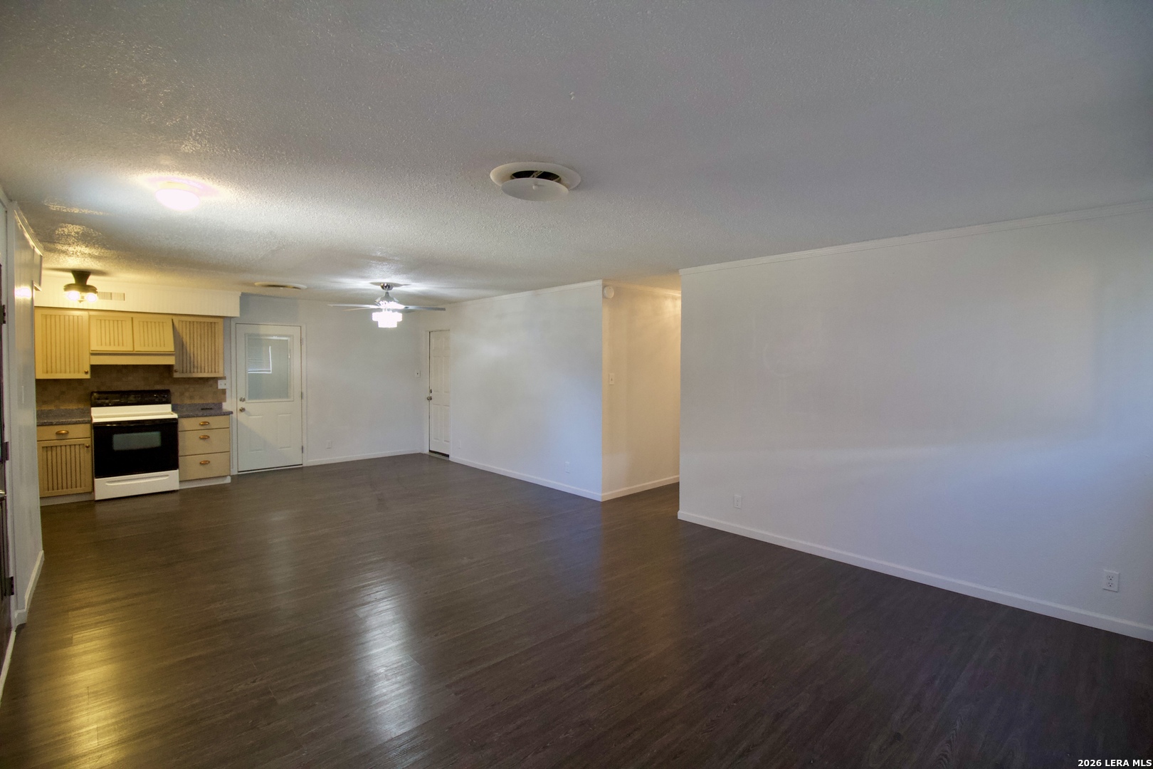 1203 Yosemite Beeville TX 78102