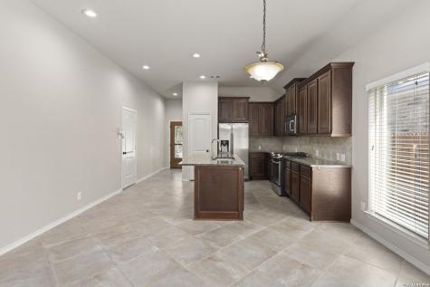 8729 White Crown San Antonio TX 78254