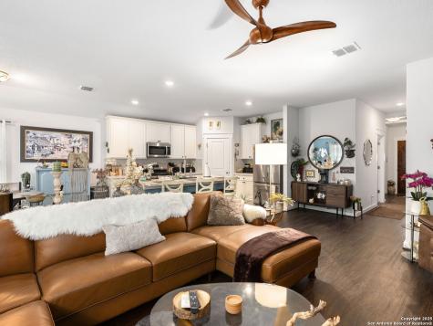 10744 Rosalina Loop Converse TX 78109