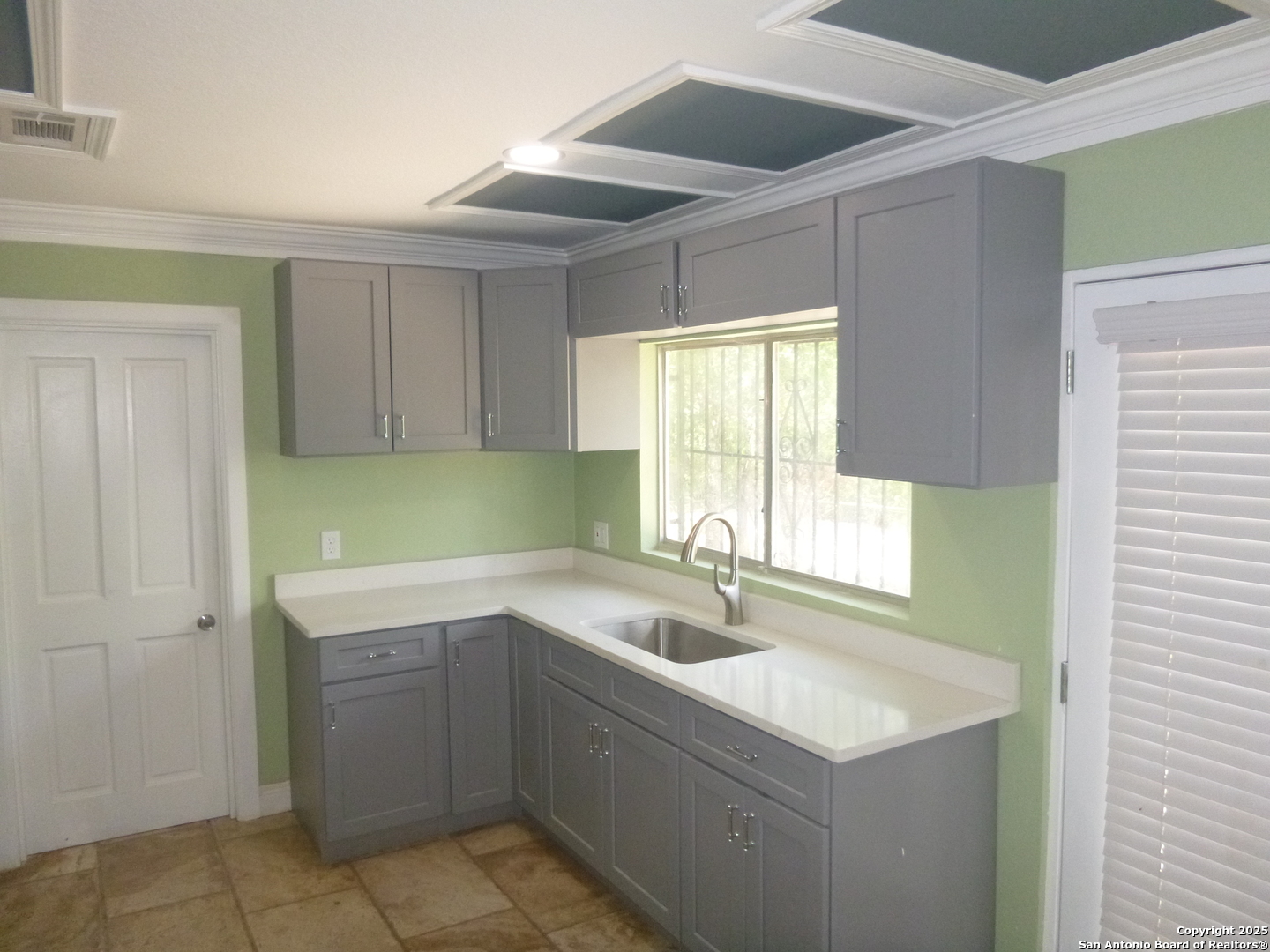 5927 Stoney Creek San Antonio TX 78242