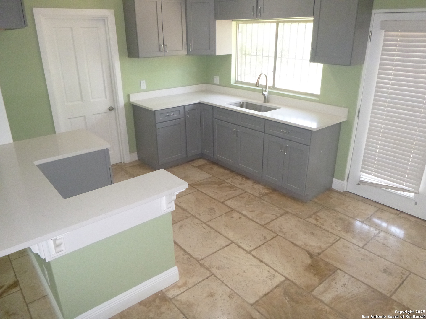 5927 Stoney Creek San Antonio TX 78242