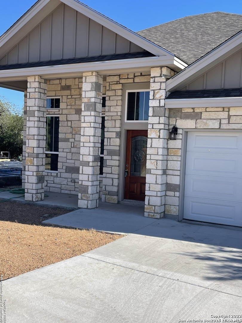 107 Sutton Place Uvalde TX 78801