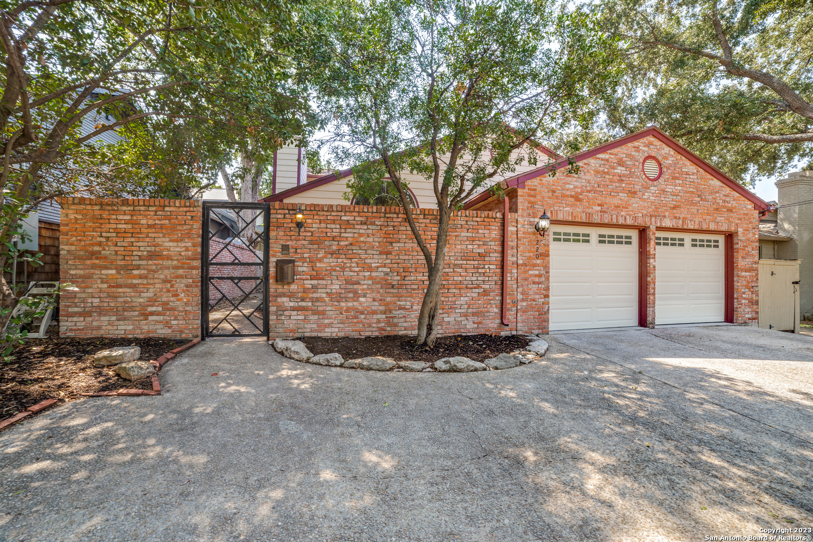 220 Alta Avenue Alamo Heights TX 78209