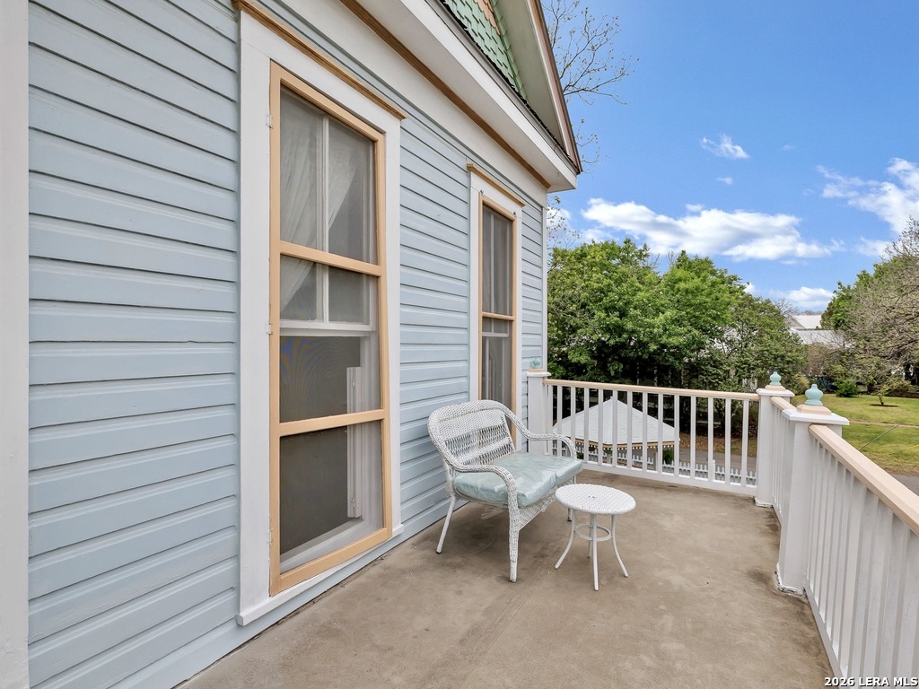 705 E Guenther San Antonio TX 78210