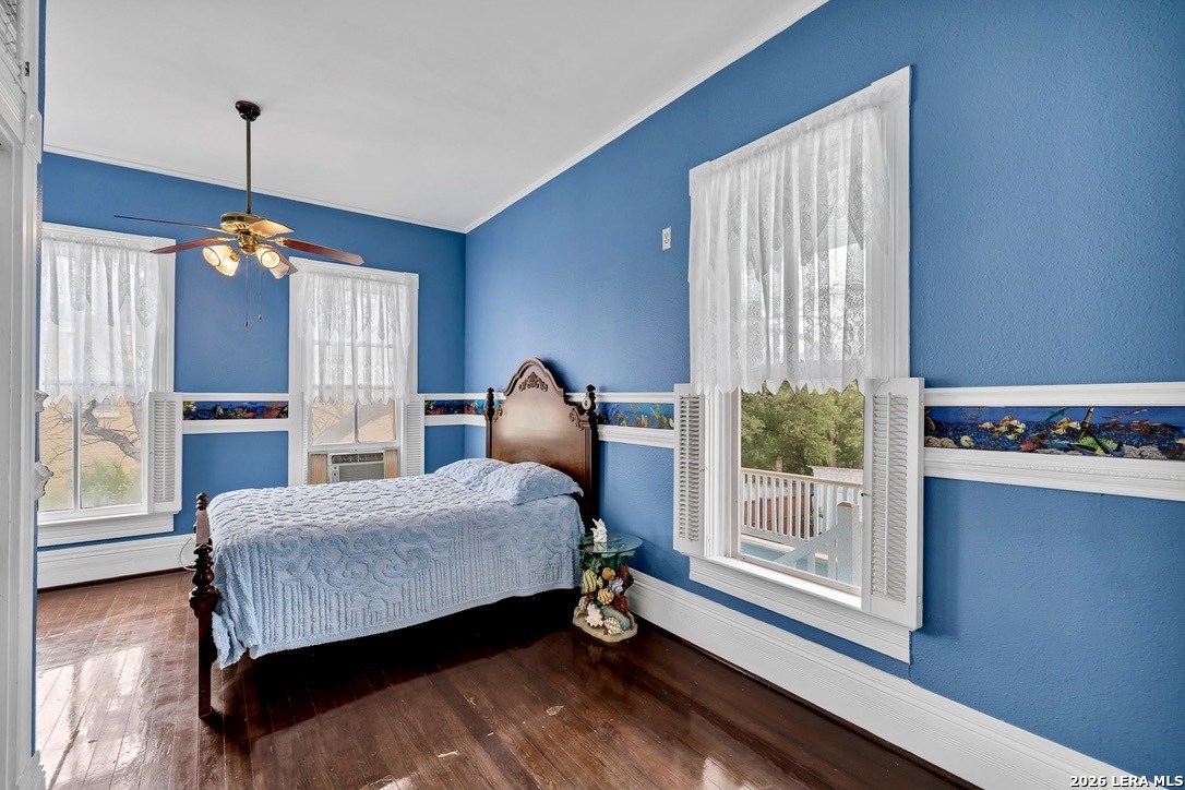 705 E Guenther San Antonio TX 78210