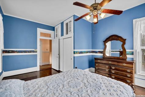 705 E Guenther San Antonio TX 78210
