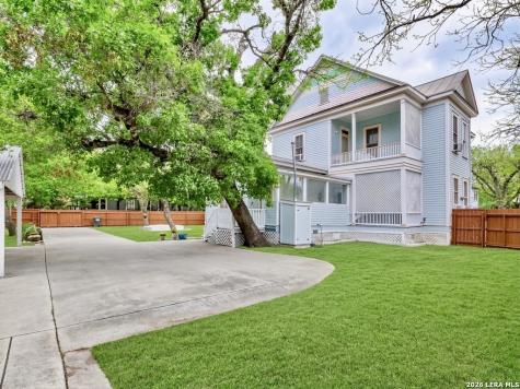 705 E Guenther San Antonio TX 78210