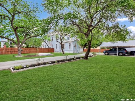 705 E Guenther San Antonio TX 78210