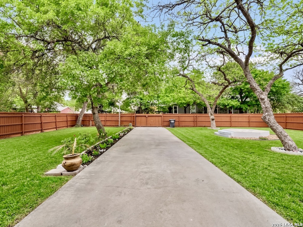 705 E Guenther San Antonio TX 78210