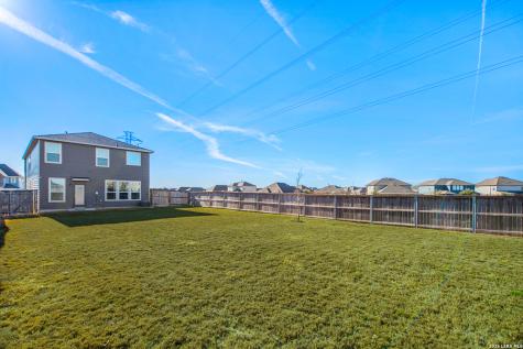 5205 Nature Path Marion TX 78124