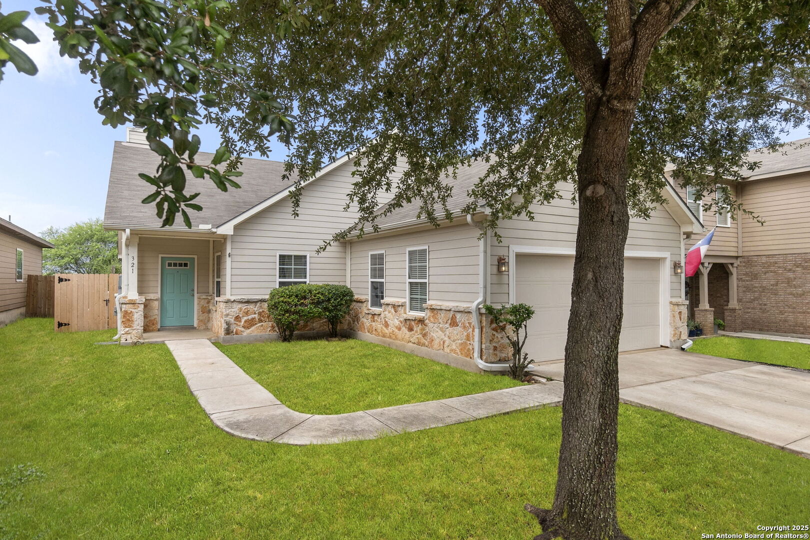 321 Soapstone Cibolo TX 78108