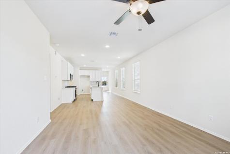1018 West 1604 North San Antonio TX 78251