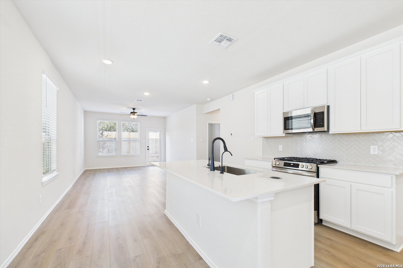 1018 West 1604 North San Antonio TX 78251