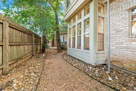 9 Scarborough Square San Antonio TX 78218