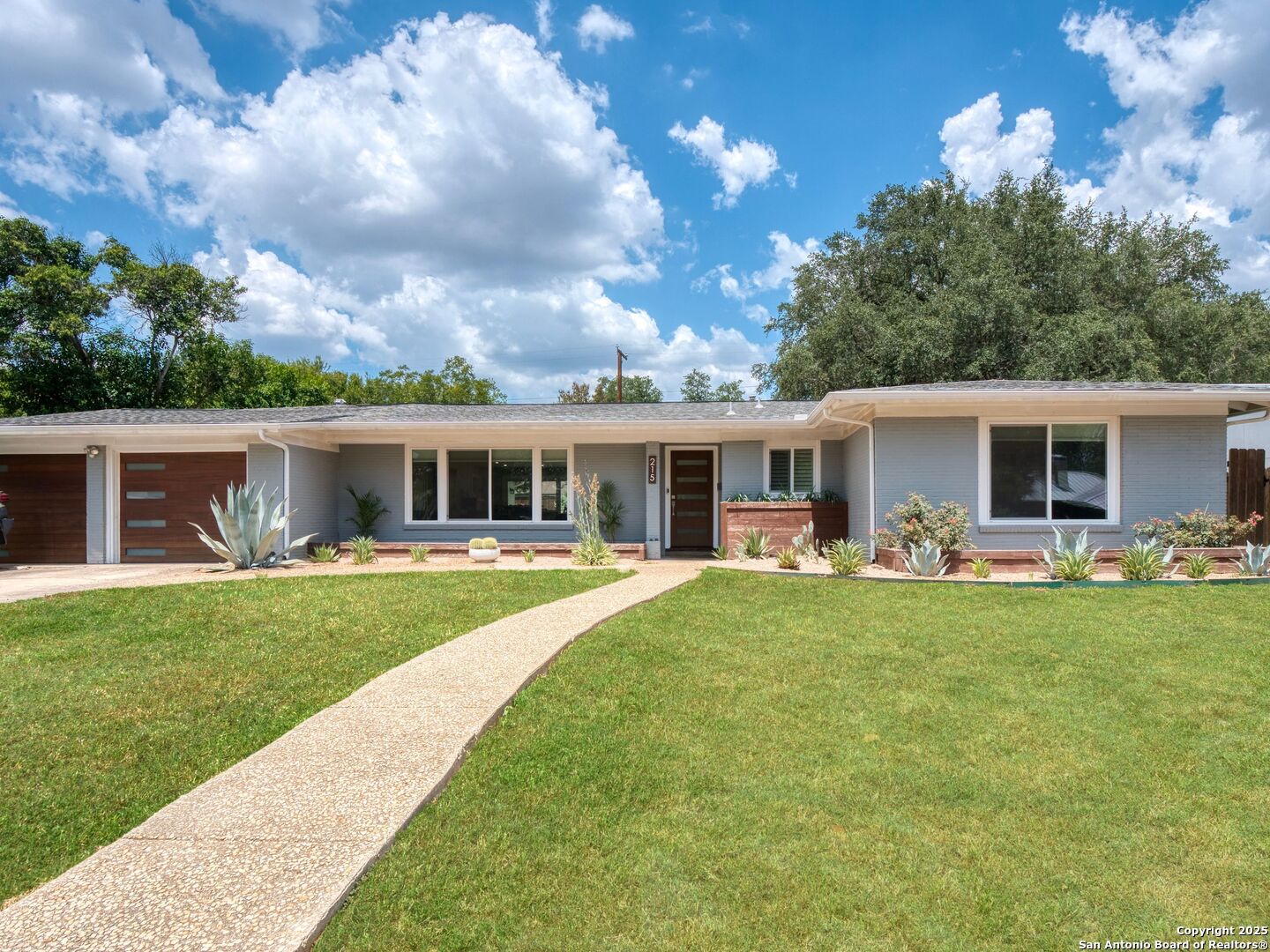 215 Tophill Road San Antonio TX 78209